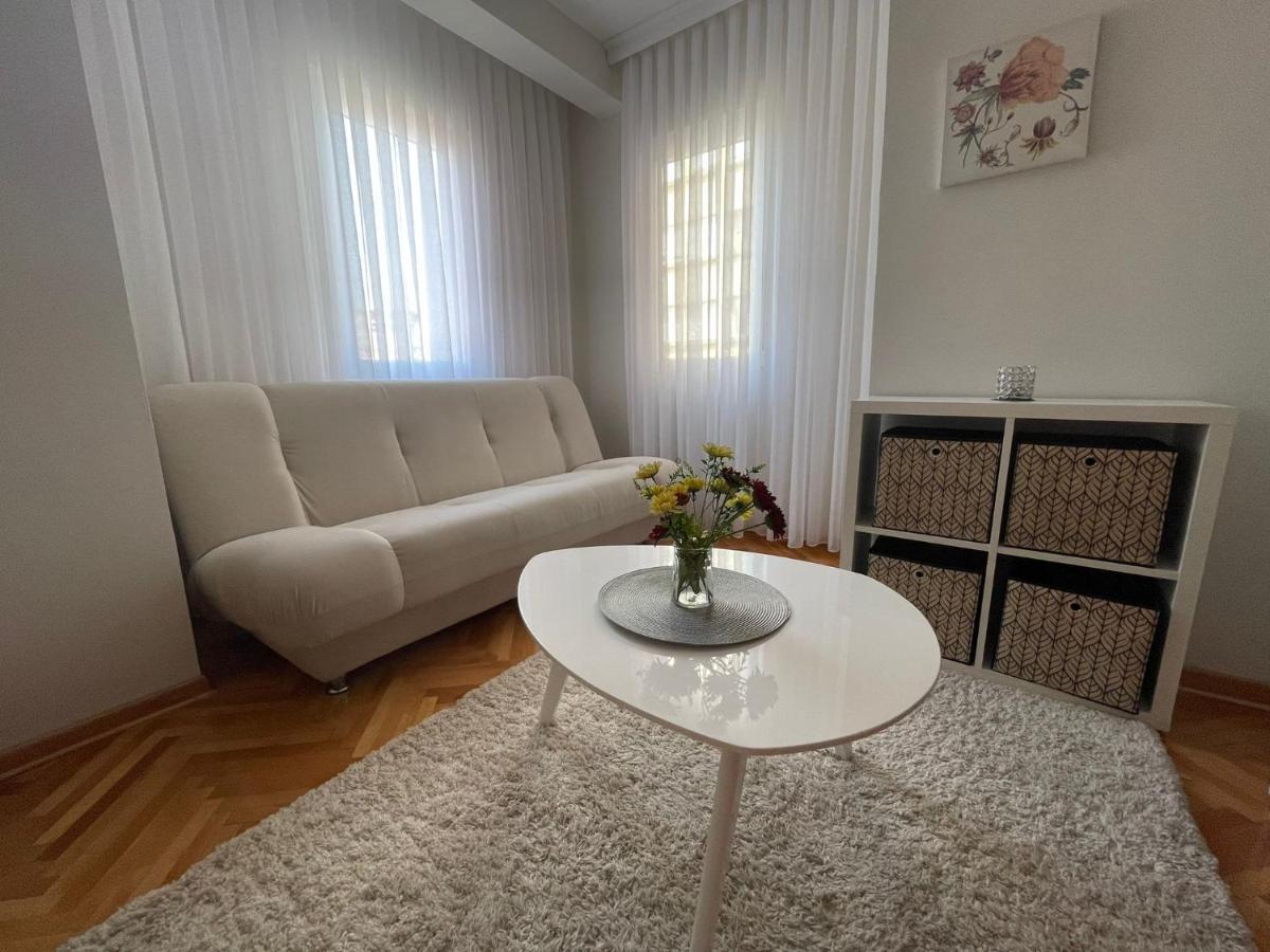 Apartman Filip Lux City Center โนวีปาซาร์ ภายนอก รูปภาพ