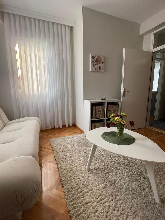Apartman Filip Lux City Center โนวีปาซาร์ ภายนอก รูปภาพ